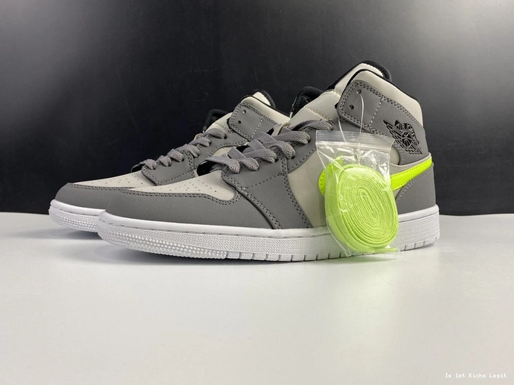 Mid 1 Volt 554724-072  Gunsmoke Jordan 0520